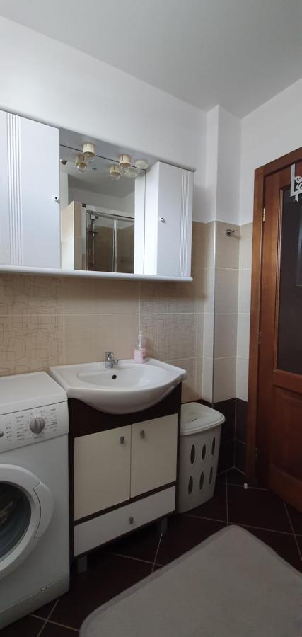 Yla Apartments Piatra Neamţ Eksteriør billede