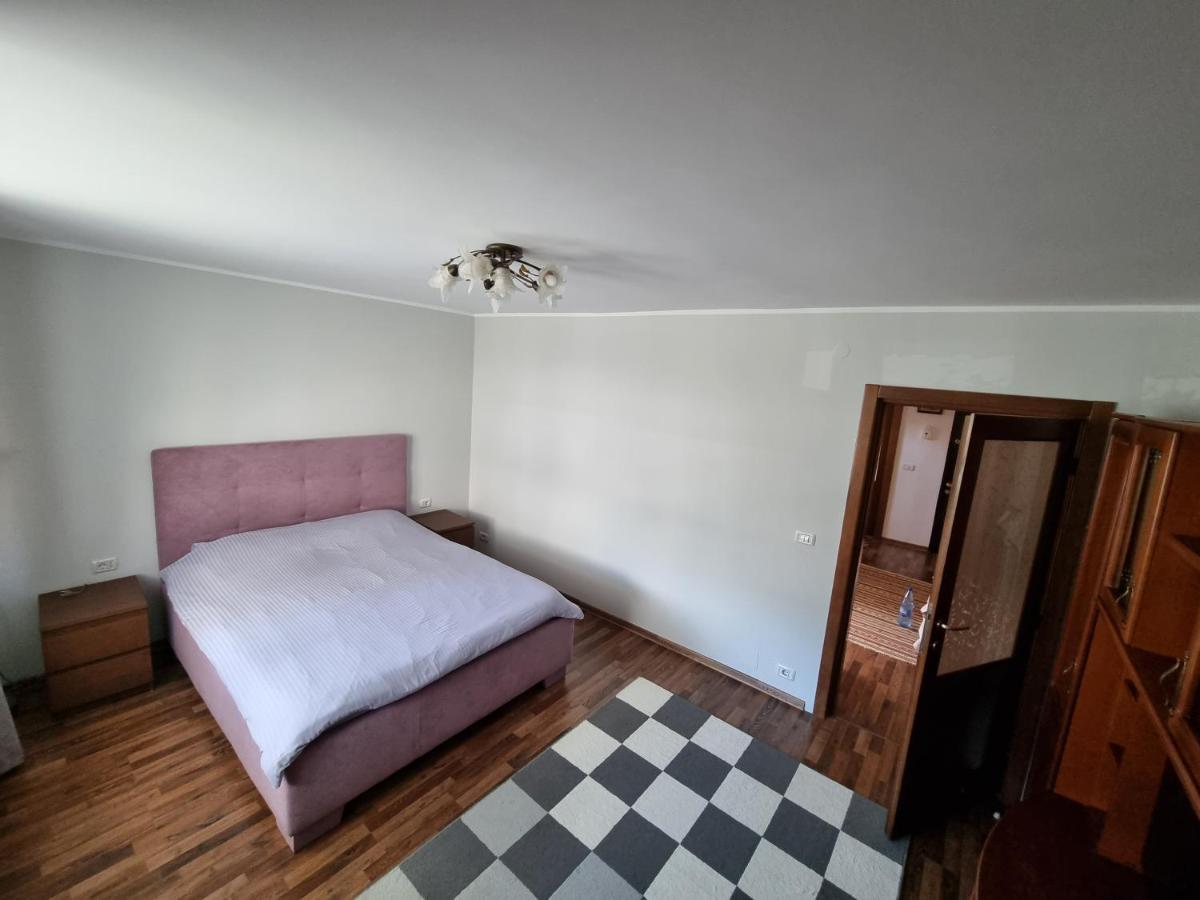 Yla Apartments Piatra Neamţ Eksteriør billede