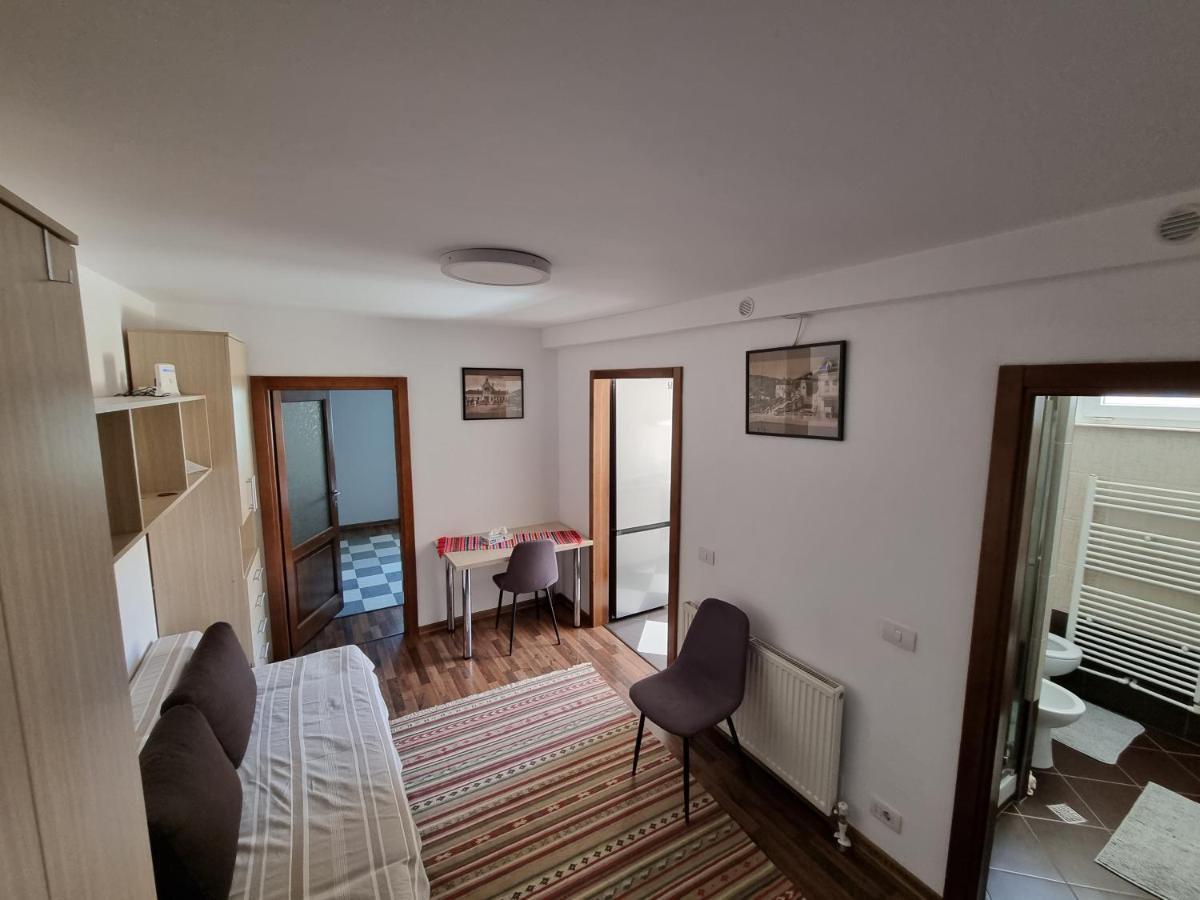 Yla Apartments Piatra Neamţ Eksteriør billede